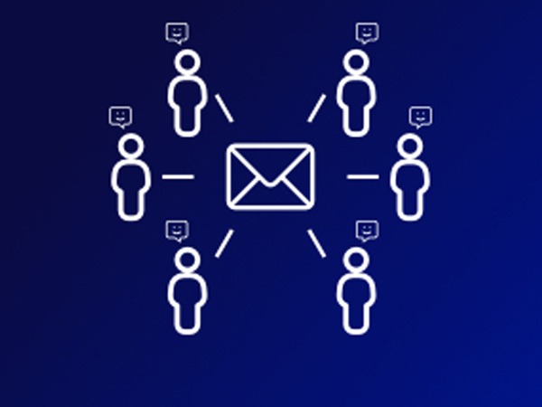 Icon of an email at the center connected to multiple people, representing group messaging or bulk communication.